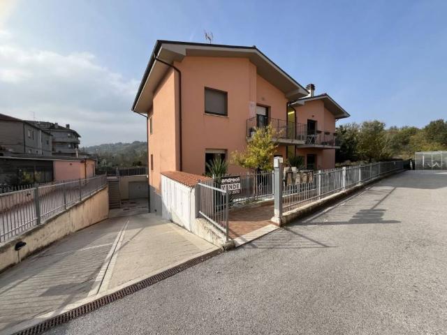 Appartamento in vendita a Castelbellino AN