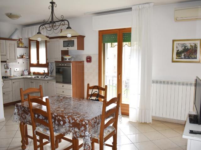 APPARTAMENTO in VENDITA a CASTELFIORENTINO di 4 vani