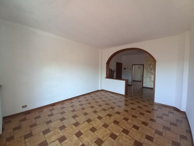 APPARTAMENTO in VENDITA a CASTELFIORENTINO di 4 vani