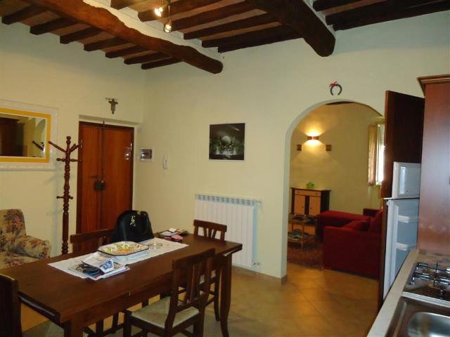 APPARTAMENTO in VENDITA a CASTELFIORENTINO di 4 vani