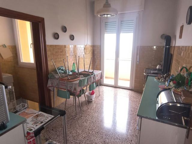 APPARTAMENTO in VENDITA a CASTELL'AZZARA di 5 vani