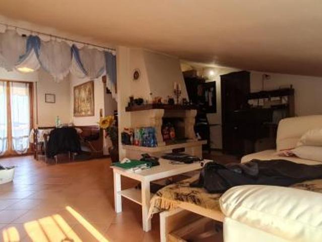 Appartamento in vendita a Castellina Scalo Monteriggioni 180 mq Rif: 1249290