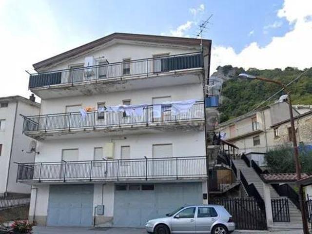 Appartamento in vendita a Castelsaraceno via Piave, 9