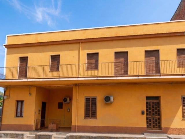 Appartamento in vendita a Capo d'Orlando via Tripoli