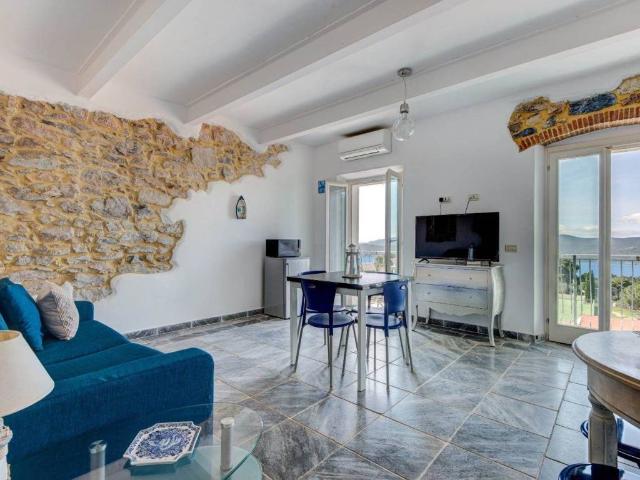 Appartamento in vendita a Capoliveri LI