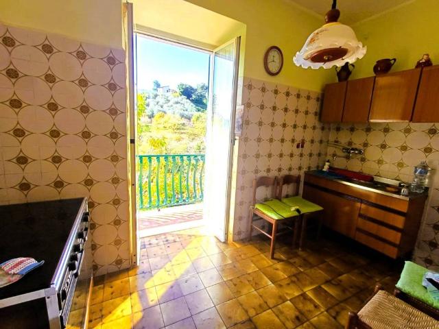 Appartamento in vendita a Caprarola VT