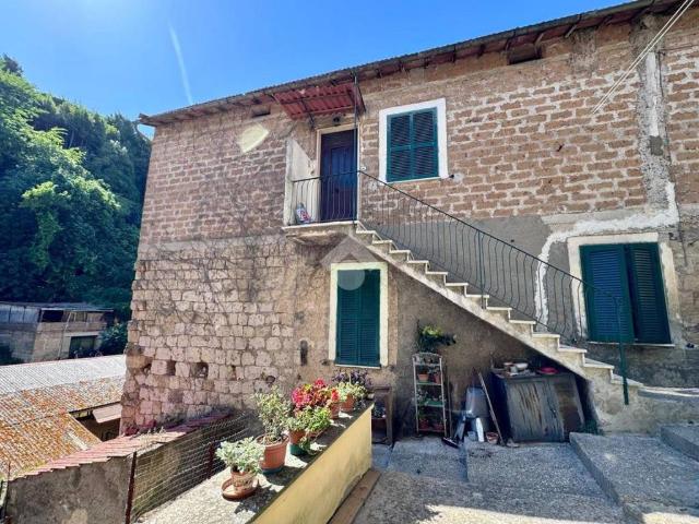 Appartamento in vendita a Caprarola VT