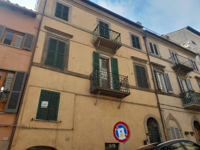 Appartamento in vendita a Caprarola VT