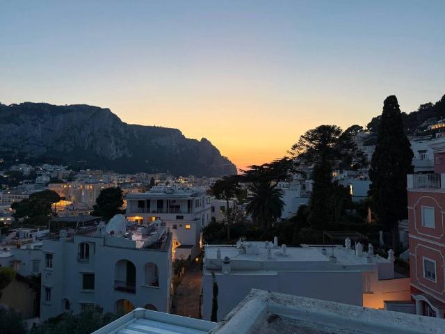 Appartamento in vendita a Capri NA