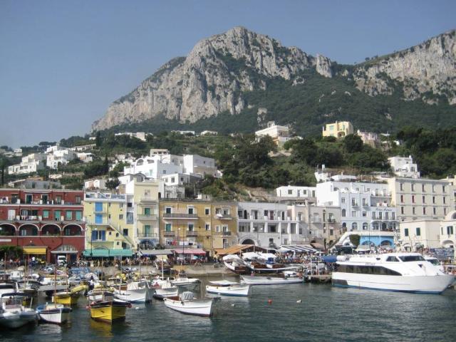 Appartamento in vendita a Capri NA