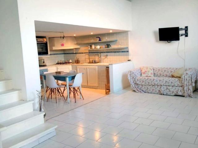 APPARTAMENTO in VENDITA a CAPRI Capri di 5 vani