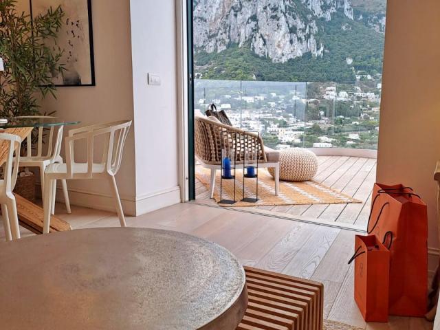 APPARTAMENTO in VENDITA a CAPRI di 3 vani