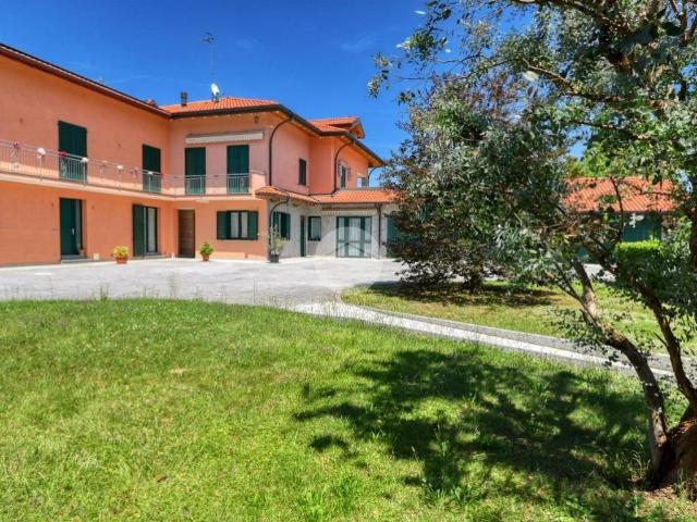 Appartamento in vendita a Carnago VA