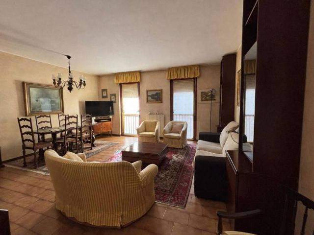 Appartamento in vendita a Carnate MB