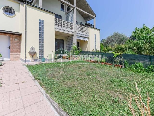 Appartamento in vendita a Carnate MB