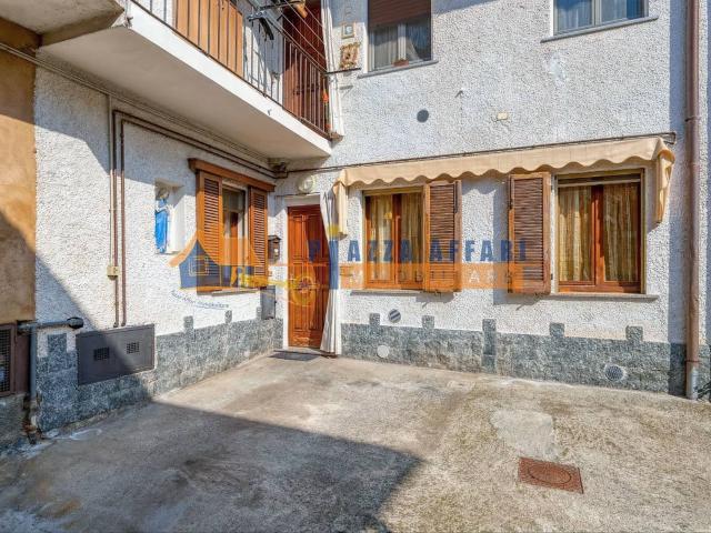 Appartamento in vendita a Caronno Varesino, Travaino