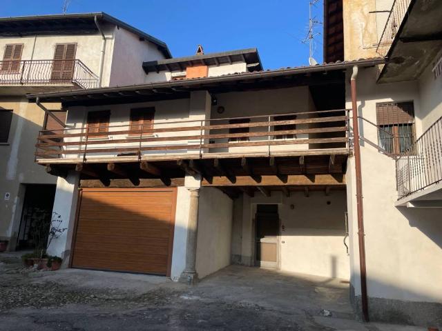 Appartamento in vendita a Caronno Varesino VA