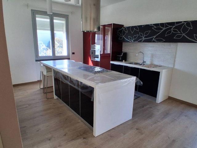 Appartamento in vendita a Carate Brianza MB
