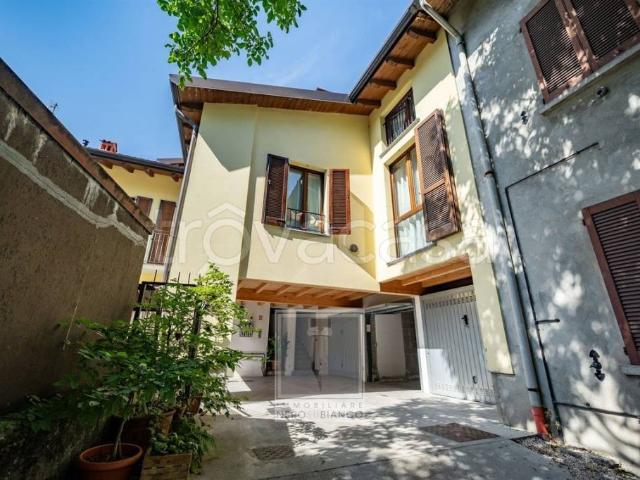Appartamento in vendita a Caraverio, Castello di Brianza