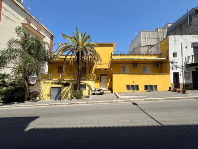Appartamento in vendita a Carini PA