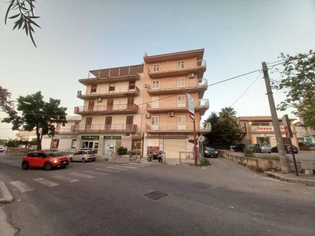 Appartamento in vendita a Carini PA