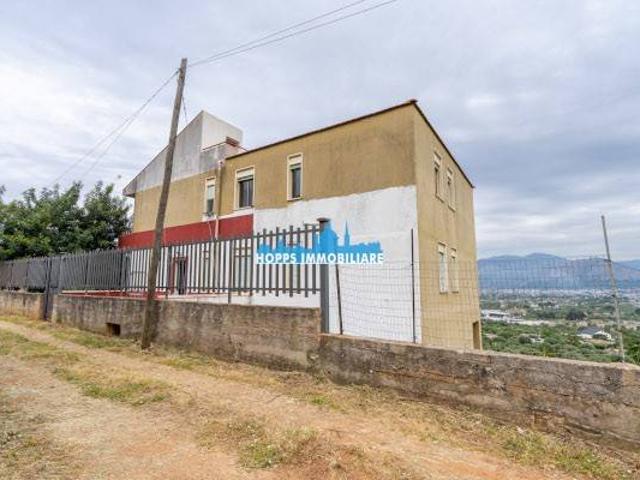 Appartamento in vendita a Carini PA