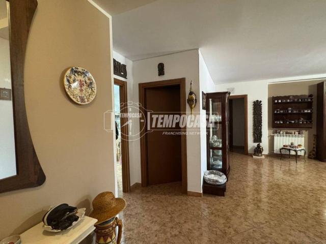 Appartamento in vendita a Carini PA