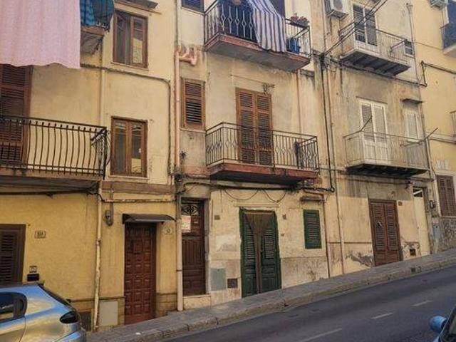Appartamento in vendita a Carini PA