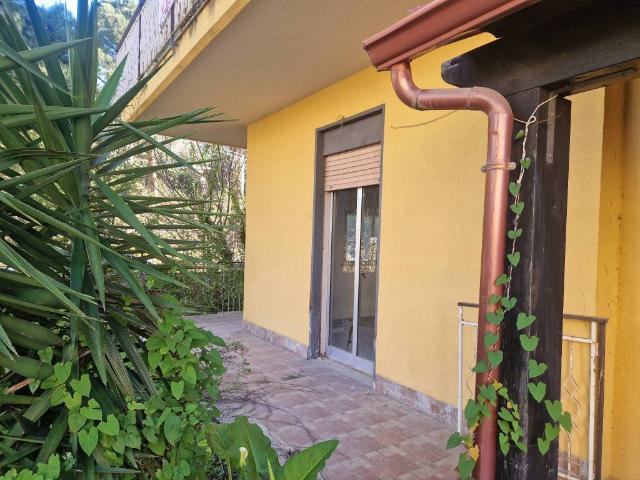 Appartamento in vendita a Carini PA