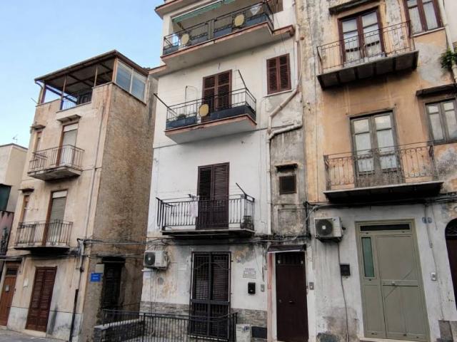 Appartamento in vendita a Carini PA