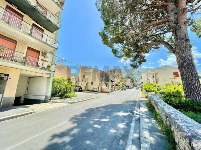 Appartamento in vendita a Carini PA