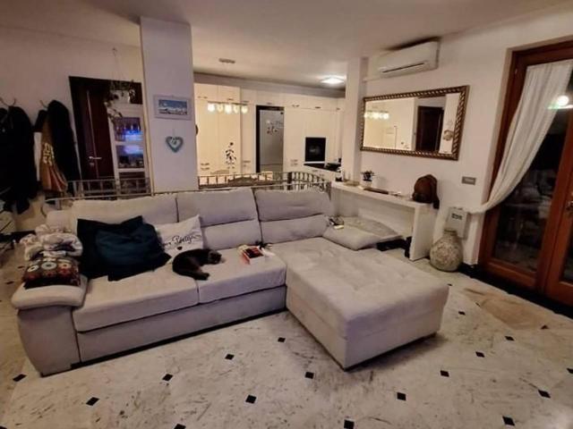 Appartamento in vendita a Carrara
