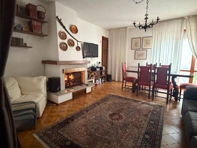 Appartamento in vendita a Carrara