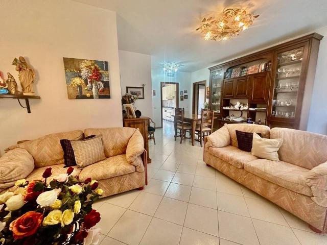 Appartamento in vendita a Carrara