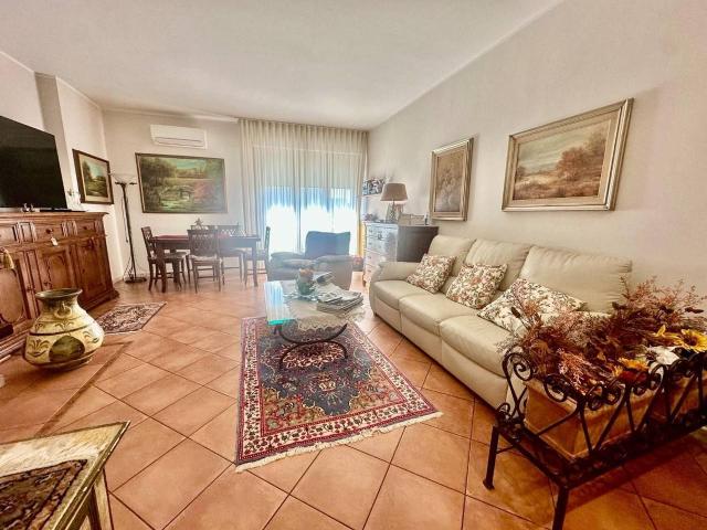 Appartamento in vendita a Carrara