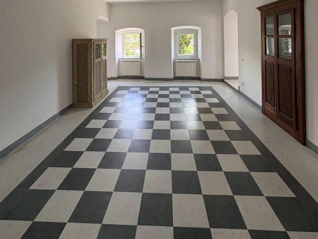Appartamento in vendita a Carrara