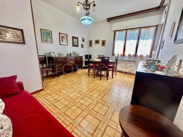 Appartamento in vendita a Carrara, Avenza