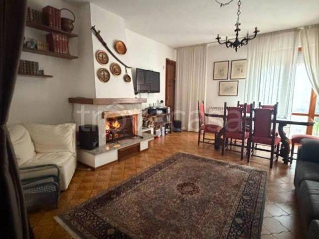 Appartamento in vendita a Carrara, Avenza