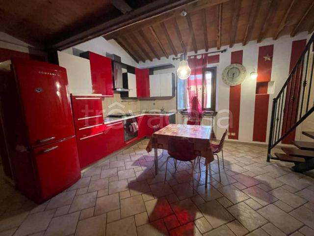 Appartamento in vendita a Carrara, Avenza