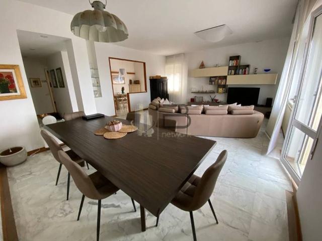 Appartamento in vendita a Carrara, Marina Di Carrara