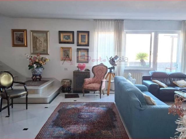 Appartamento in vendita a Carrara MS