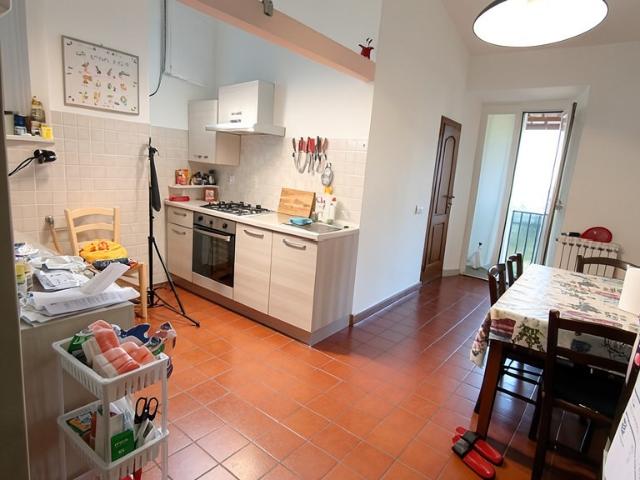 Appartamento in vendita a Carrara via Vico Fiaschi, Avenza