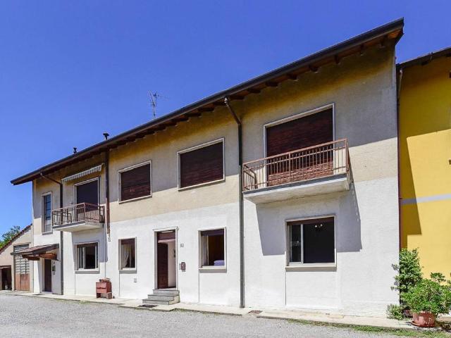 Appartamento in vendita a Carugo CO