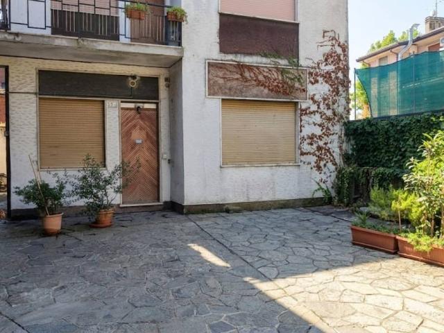 Appartamento in vendita a Carugo CO