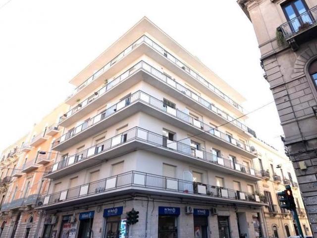 Pentalocale in vendita a Catania