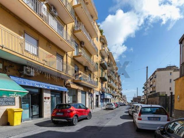 Appartamento in vendita a Catania, Via Leucatia via del Bosco