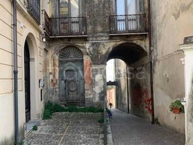 Appartamento in vendita a Catanzaro via Francesco Fiorentino, Centro Storico