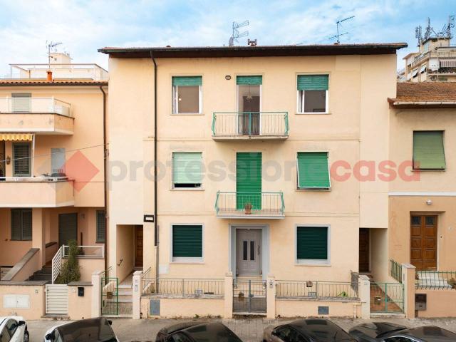 Appartamento in vendita a Cecina