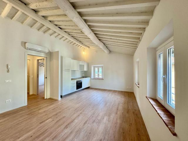 Appartamento in vendita a Centro storico Lucca in Nuovo/in costruzione composto da 3vani