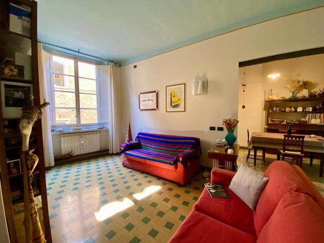 Appartamento in vendita a Centro storico Lucca in Ottimo composto da 5vani
